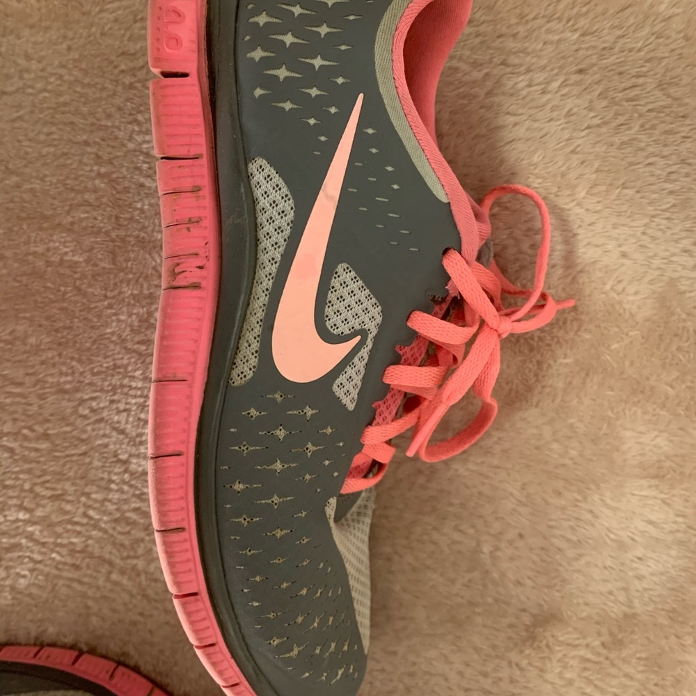 Pink & Grey Nikes - Picture 4 of 5